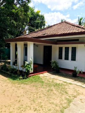 Cafe Tangola Home Stay